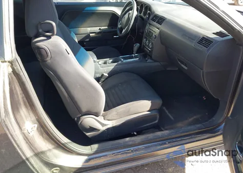 2013 Dodge Challenger Sxt z USA, uszkodzony, nr VIN 2C3CDYAG2DH582054